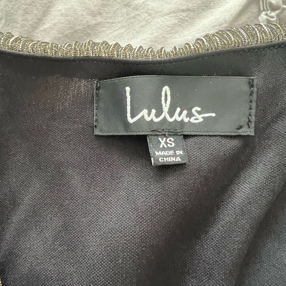 XS Lulu’s Gold and Black Metallic Dress - Picture 3 of 3